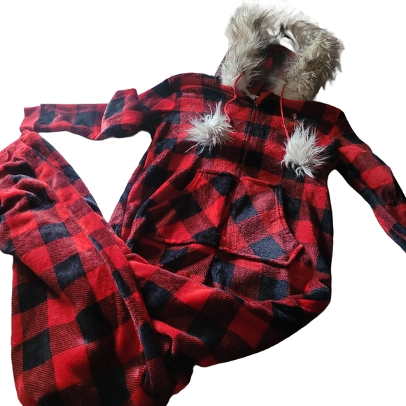 Ardene Red and Black Plaid One Piece Pajama Jumpsuit M - Picture 2 of 5